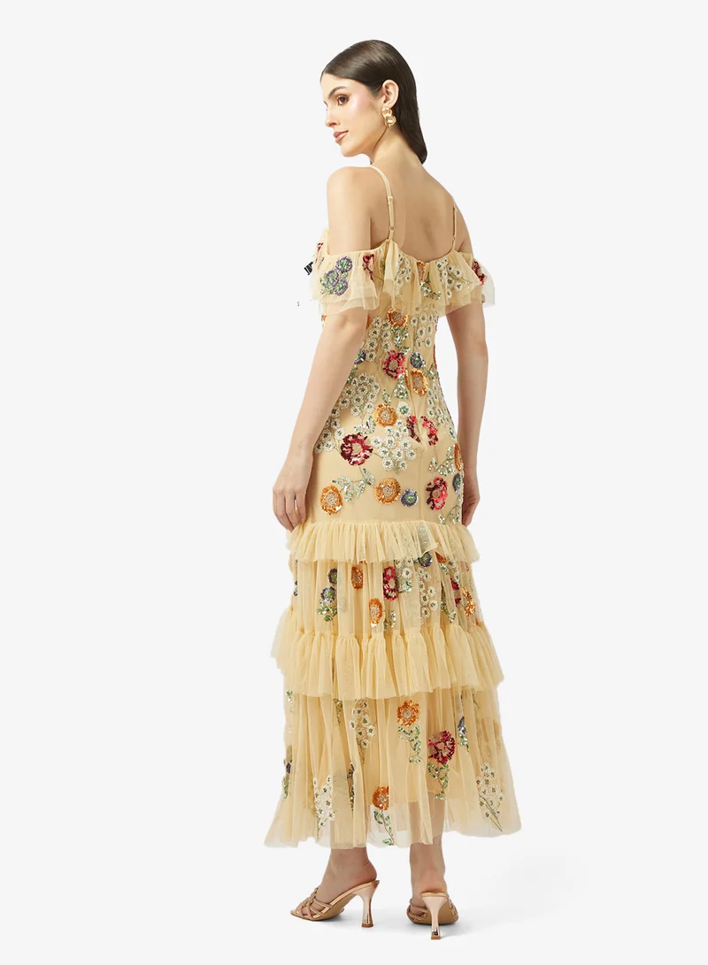 مايا فستان ماكسي مزين بالزهور بكتف مكشوف فاخر